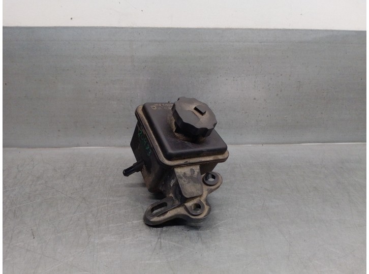 Recambio de deposito servo para mercedes-benz clase glk (w204) glk 2.1 cdi cat referencia OEM IAM A2044660102 