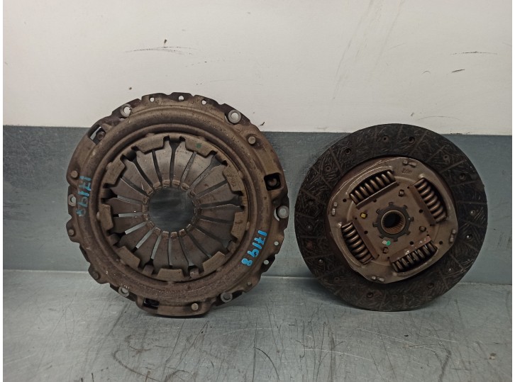 Recambio de kit embrague para renault clio iii 1.5 dci diesel cat referencia OEM IAM 8200527569 VALEO