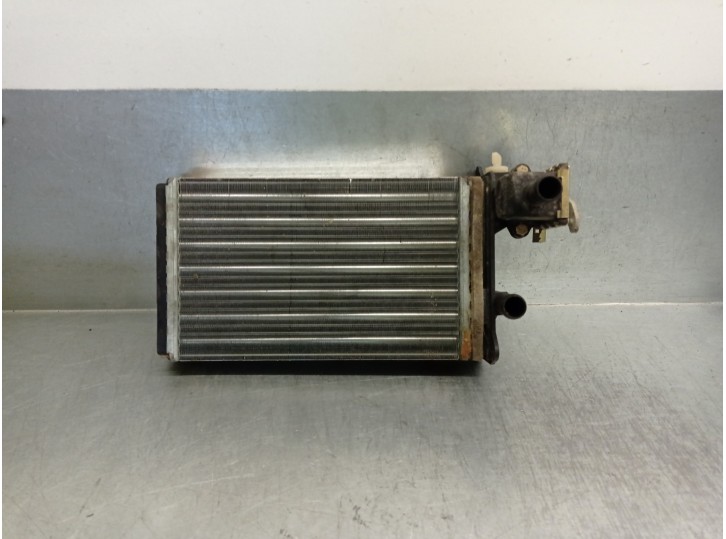 Recambio de radiador calefaccion / aire acondicionado para volkswagen polo (867/871/873) referencia OEM IAM 867819121  