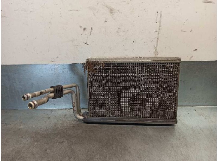 Recambio de evaporador aire acondicionado para bmw serie 3 touring (e91) 320d referencia OEM IAM 64116934781  