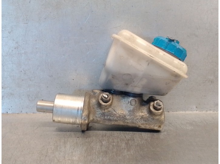 Recambio de bomba freno para peugeot 205 berlina 1.8 d generation referencia OEM IAM 460190 460190 21017299 BENDIX