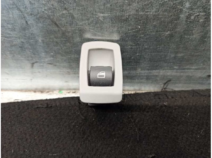 Recambio de mando elevalunas delantero derecho para bmw serie 3 touring (e91) 320d referencia OEM IAM 6945875 