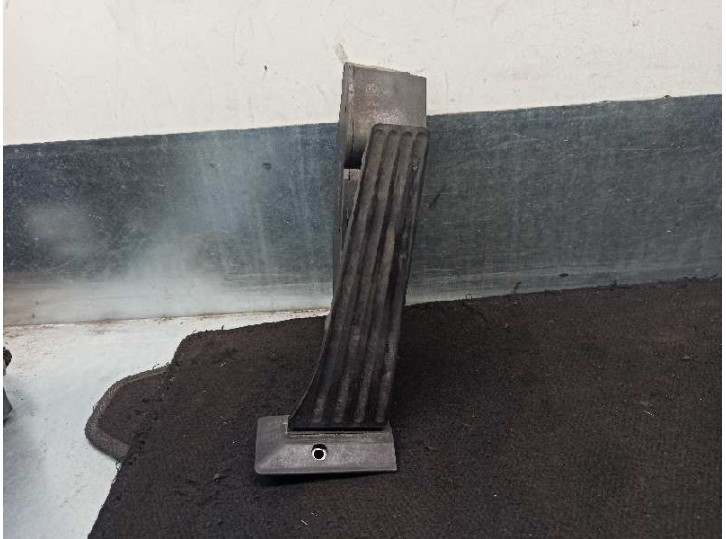 Recambio de potenciometro pedal para bmw serie 3 touring (e91) 320d referencia OEM IAM 3542677264601  