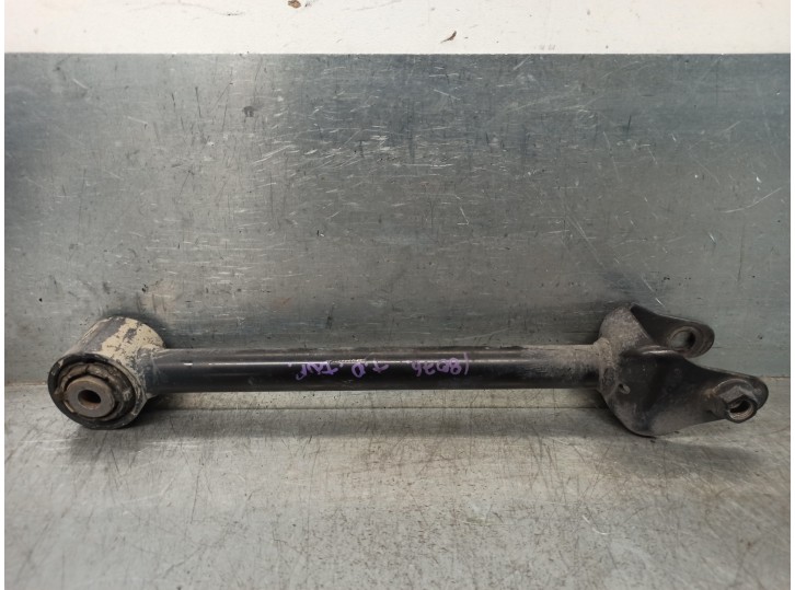 Recambio de brazo suspension inferior trasero derecho para mazda cx-5 2.0 cat referencia OEM IAM KD3528500  