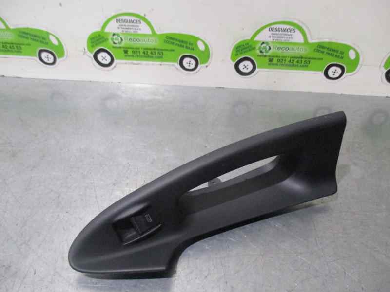 Recambio de mando elevalunas trasero izquierdo para audi a4 berlina (b5) 1.9 tdi referencia OEM IAM 8D0867371  