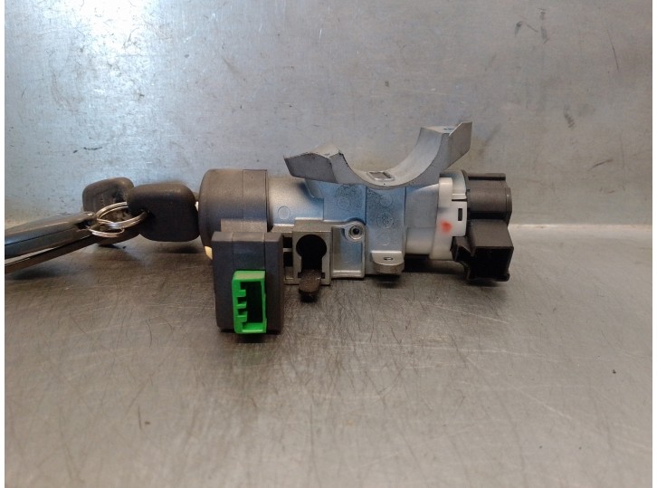 Replacement ignition switch for Volvo S80 saloon 2.5 turbodiesel OEM IAM reference 9485807 510130020 VALEO