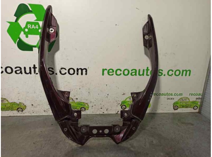 Recambio de molduras traseras para suzuki an 400 / burgman referencia OEM IAM 4621005H0 AGARRADERO 