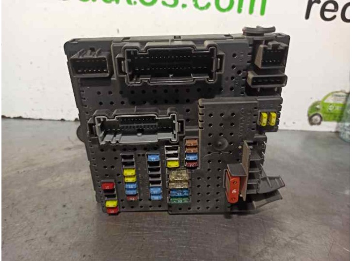 Recambio de caja reles / fusibles para volvo s60 berlina 2.4 diesel cat referencia OEM IAM 30728512 28017881 