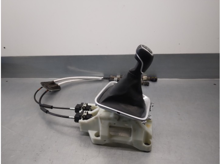 Recambio de palanca cambio para kia xceed 1.4 tgdi cat referencia OEM IAM 43700J7215WK  