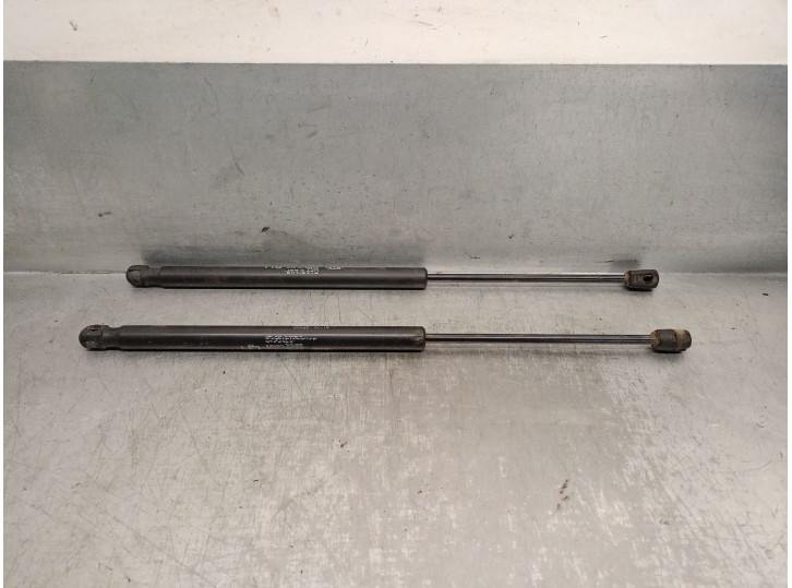 Replacement trunk / tailgate shock absorbers for Kia Sorento II (XM) 2.2 CRDi OEM IAM reference 817702P000 817802P000 