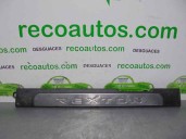 Recambio de molduras delanteras para ssangyong rexton 2.7 turbodiesel cat referencia OEM IAM 7226008010 