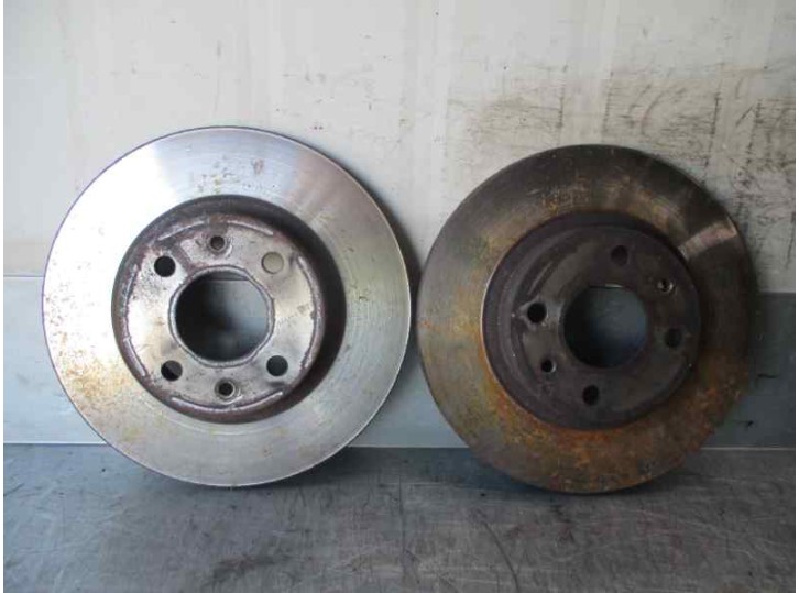 Replacement front brake disc for Fiat Punto Berlina (188) 1.9 Diesel Eco OEM IAM reference 71738373 