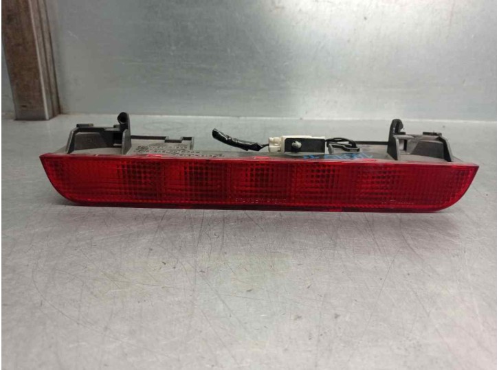 Recambio de luz central de freno para nissan x-trail (t30) comfort referencia OEM IAM 265908H700  