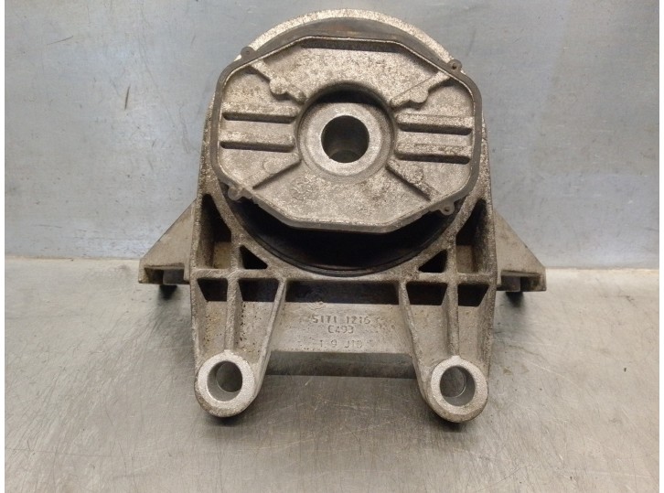 Replacement left engine mount for Fiat Stilo (192) 1.9 JTD CAT OEM IAM reference 51711216 51711216 