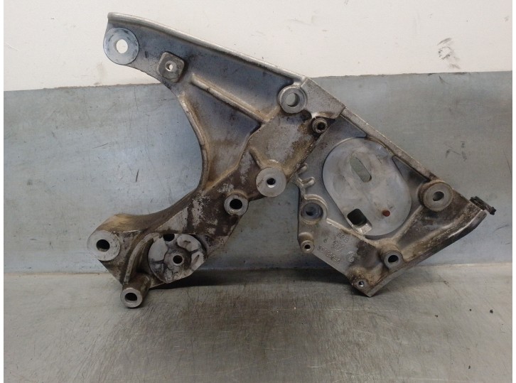 Recambio de soporte alternador para fiat stilo (192) 1.9 jtd cat referencia OEM IAM 55180836 55180836 