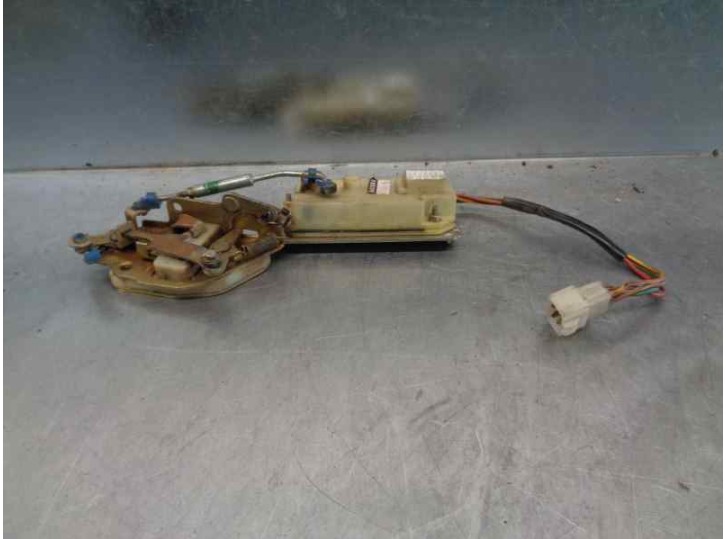 Recambio de cerradura puerta delantera izquierda para tata telco sport 1.9 referencia OEM IAM 3374711 3 PUERTAS