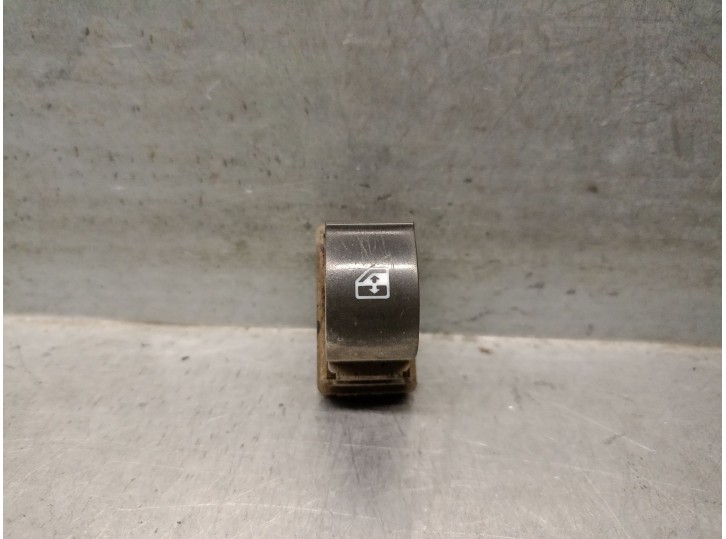 Recambio de mando elevalunas delantero derecho para peugeot boxer furgoneta 2.2 hdi 100 referencia OEM IAM 6554XV 6554XV 