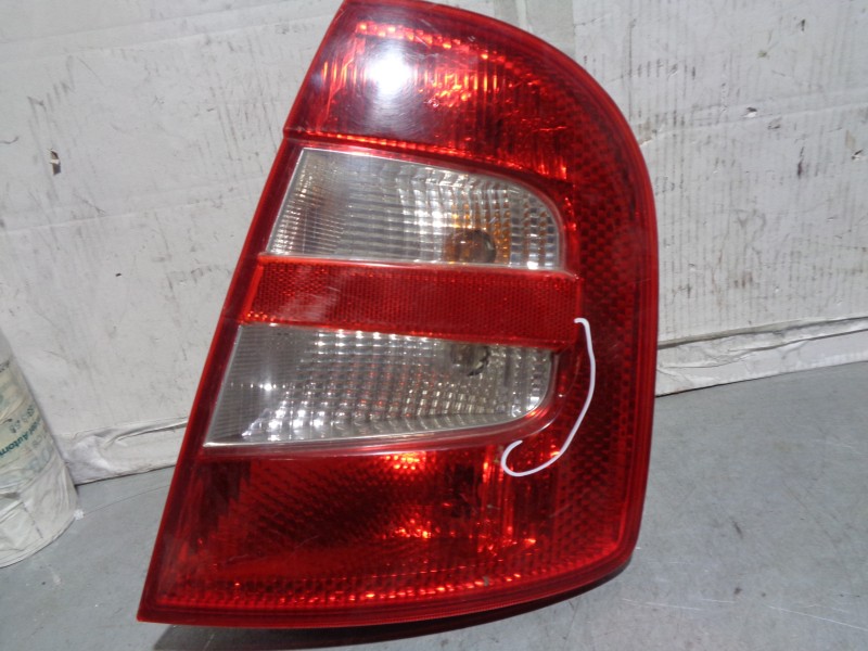 Recambio de piloto trasero derecho para skoda fabia (6y2/6y3) 1.4 referencia OEM IAM 6Y9945111B  