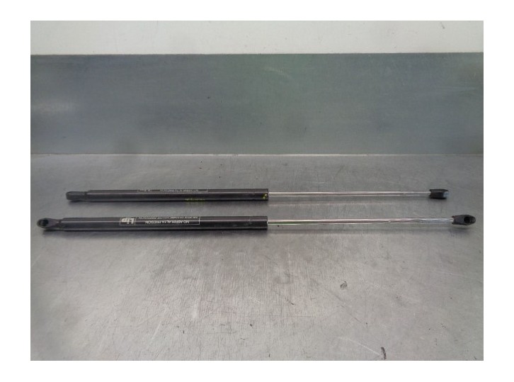 Replacement trunk / tailgate struts for Peugeot 205 Saloon 1.8 D Generation OEM IAM reference 873193 