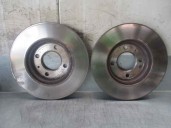 Replacement front brake disc for Volkswagen Golf III Saloon (1H1) 1.9 TDi OEM IAM reference 321615301D 