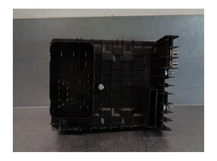 Recambio de caja reles / fusibles para skoda octavia combi (1z5) 1.9 tdi referencia OEM IAM 1K0937125  
