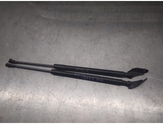 Replacement trunk / tailgate struts for Toyota Verso 2.0 D-4D CAT OEM IAM reference 689500F030 