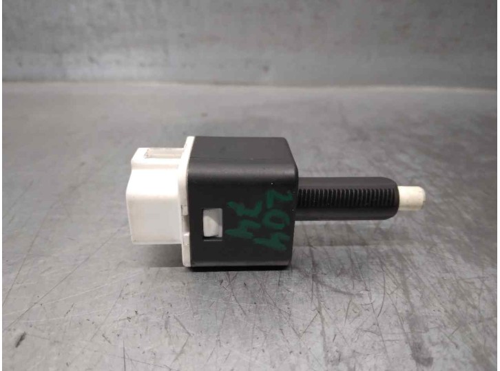 Recambio de interruptor para suzuki splash a5b 1.0 12v cat referencia OEM IAM 0911157  