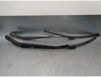 Recambio de brazo limpia delantero derecho para land rover evoque 2.2 td4 cat referencia OEM IAM LR025118 