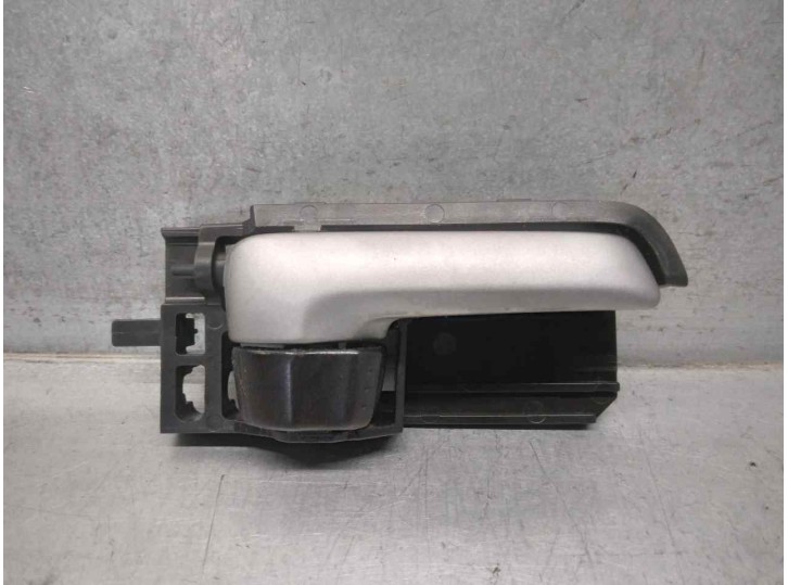 Replacement front right interior door handle for Suzuki Splash A5B 1.0 12V CAT OEM IAM reference 8311062J00S1S 5 DOORS