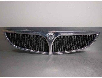 Recambio de rejilla delantera para lancia lybra berlina 1.8 cat referencia OEM IAM 46797131 46797130 