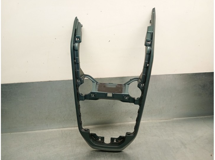 Recambio de moldura para seat arona (kj7, kjp) 1.0 tsi referencia OEM IAM 6F1863681B 6F1863681B 