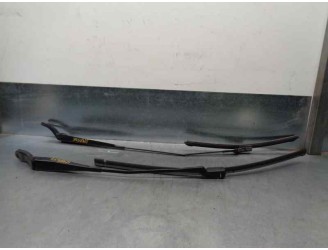 Recambio de brazo limpia delantero derecho para peugeot 208 1.2 16v vti referencia OEM IAM 9673292080 9673291980 