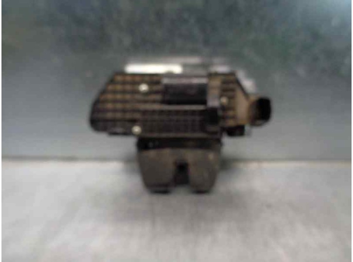 Replacement trunk / tailgate lock for Peugeot 208 1.2 16V VTi OEM IAM reference 9694048680 3 PIN 5 DOORS