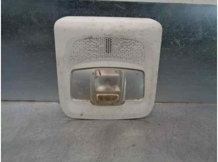 Recambio de luz interior para peugeot 208 1.2 16v vti referencia OEM IAM 9674441377  