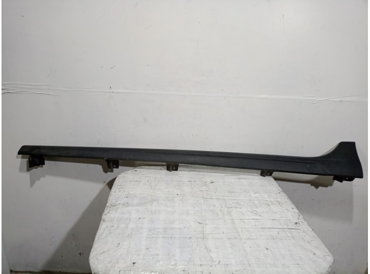 Replacement side skirt for Seat Arona (KJ7, KJP) 1.0 TSI OEM IAM reference 6F9853851 6F9853851 