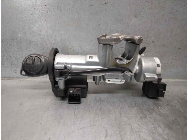 Replacement ignition switch for Suzuki Splash A5B 1.0 12V CAT OEM IAM reference 3397062J00 5WK49181 SIEMENS