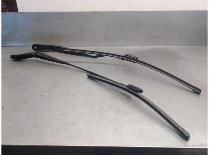 Recambio de brazo limpia delantero derecho para volvo v40 hatchback (525) d2 referencia OEM IAM 31276059 31276059 