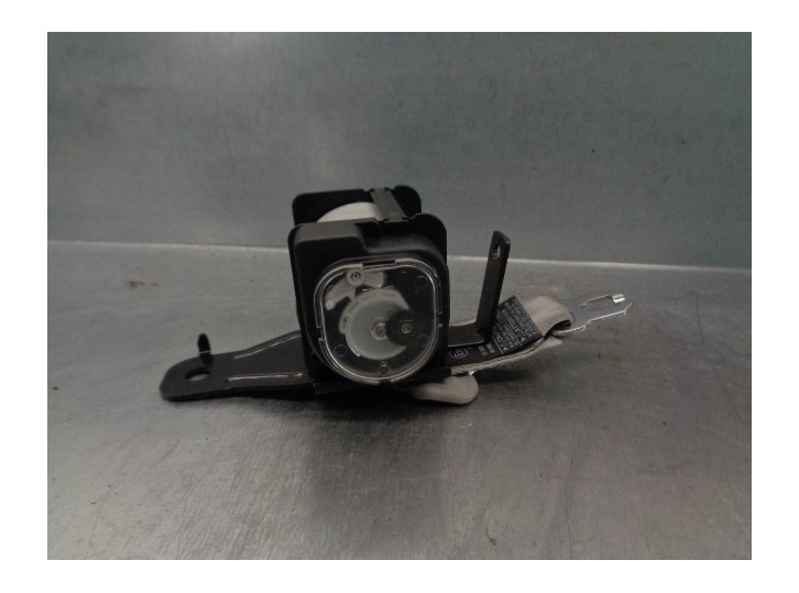 Recambio de cinturon seguridad trasero central para hyundai accent (mc) 1.5 crdi cat referencia OEM IAM 898101E021QS 5 PUERTAS