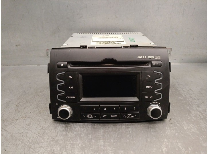 Replacement audio system / radio CD for Kia Sorento II (XM) 2.2 CRDi OEM IAM reference 961402P800AMCA 961402P800CA MOBIS
