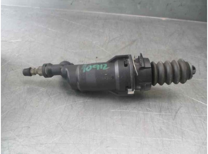 Replacement clutch slave cylinder for Fiat Ulysse (179) 2.2 16V JTD CAT OEM IAM reference 