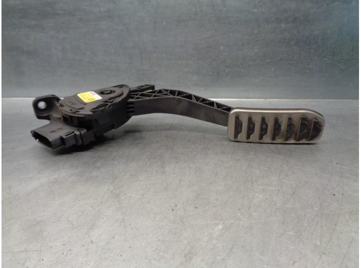 Recambio de potenciometro pedal para land rover evoque 2.2 td4 cat referencia OEM IAM BJ329F836EB 6PV01083441 HELLA