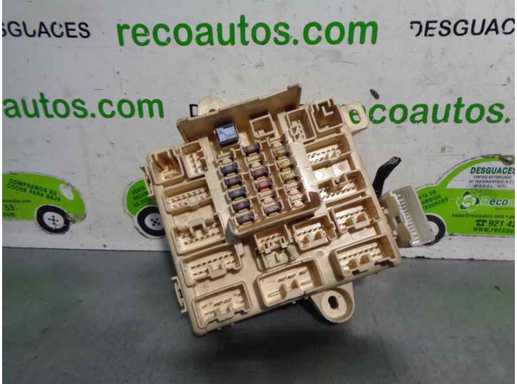 Recambio de caja reles / fusibles para lexus is200 (gxe10) 2.0 cat referencia OEM IAM 8922153100  
