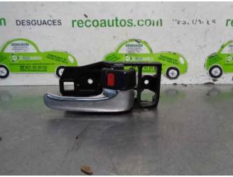 Replacement front right interior door handle for Lexus IS200 (GXE10) 2.0 CAT OEM IAM reference 6920547010C0 