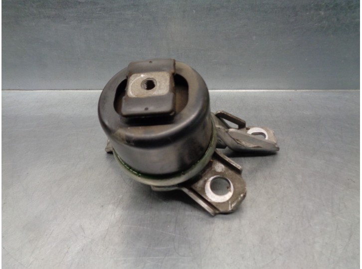 Replacement right engine mount for Land Rover Evoque 2.2 TD4 CAT OEM IAM reference BJ326F012AB LR024729 