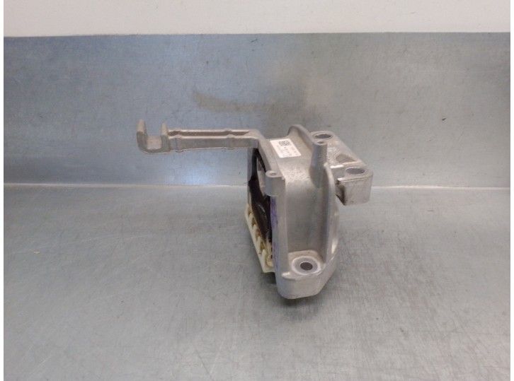 Replacement right engine mount for Seat Ibiza (KJ1) 1.0 TSI OEM IAM reference 2Q0199262BK 
