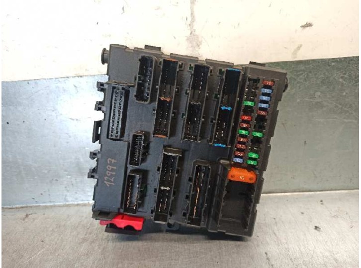 Recambio de caja reles / fusibles para saab 9-3 berlina 1.9 tid cat referencia OEM IAM 12764435 