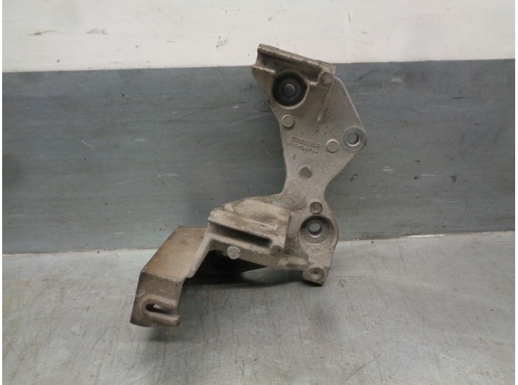Recambio de soporte alternador para dacia dokker 1.6 sce cat referencia OEM IAM 117102094R 