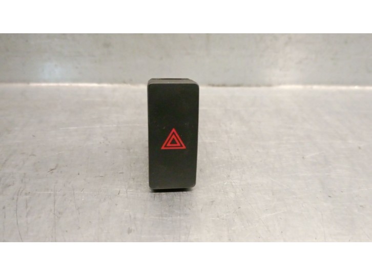 Replacement hazard warning switch for Mazda CX-5 (KE, GH) 2.2 D (KE2FW) OEM IAM reference KD45664H0 KD45664H0 