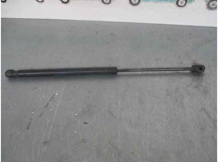 Replacement boot / tailgate struts for Citroën C3 1.1 OEM IAM reference 9639853880 