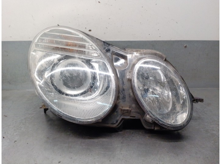 Replacement right headlight for Mercedes-Benz E Class (W211) E 200 CDI (211.007) OEM IAM reference A2118203061 A2118203061 